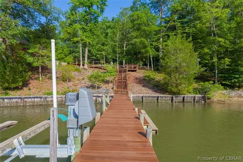 193 Peake Rd, Weems, VA 22576 photo 9