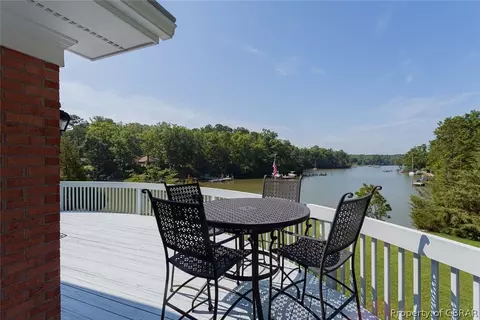 193 Peake Rd, Weems, VA 22576 photo 13