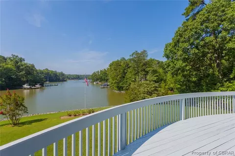 193 Peake Rd, Weems, VA 22576 photo 12