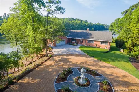 193 Peake Rd, Weems, VA 22576 photo 14