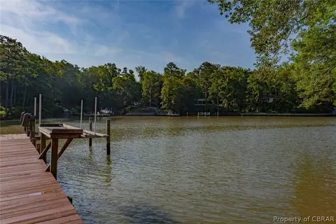 193 Peake Rd, Weems, VA 22576 photo 10
