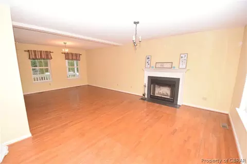 8443 Kitchener Dr, Gloucester, VA 23061 photo 13
