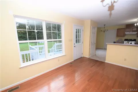 8443 Kitchener Dr, Gloucester, VA 23061 photo 15