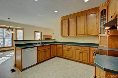 7914 Snow Haven Ln, Gloucester, VA 23061 photo 14