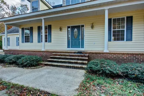 7914 Snow Haven Ln, Gloucester, VA 23061 photo 2