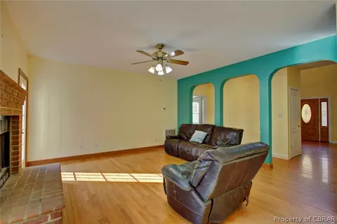 7914 Snow Haven Ln, Gloucester, VA 23061 photo 5