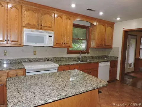 2053 Mark Pine Rd, Hayes, VA 23072 photo 3