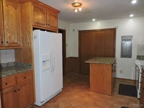 2053 Mark Pine Rd, Hayes, VA 23072 photo 5