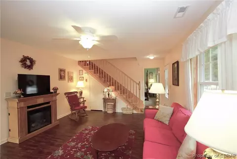 9428 Marlfield Rd, Gloucester, VA 23061 photo 3