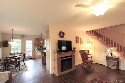 9428 Marlfield Rd, Gloucester, VA 23061 photo 4