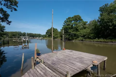 29 Kings Point Dr, Hampton, VA 23669 photo 15