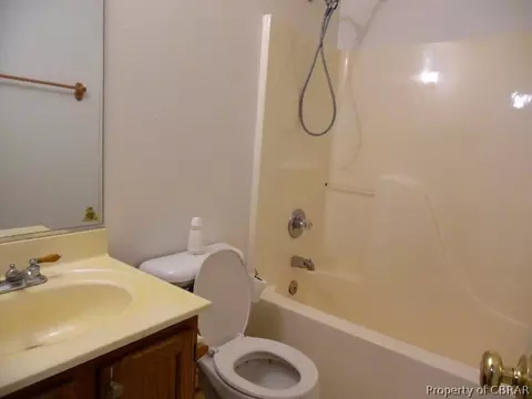 8295 Kitchener Dr, Gloucester, VA 23061 photo 10