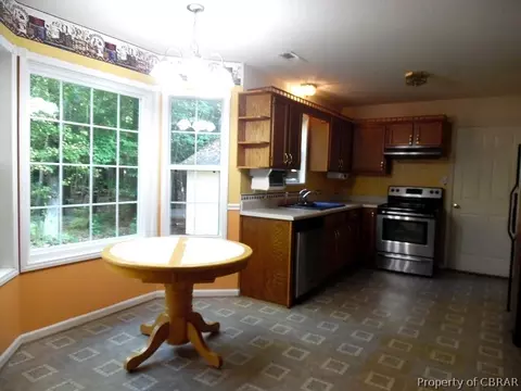 8295 Kitchener Dr, Gloucester, VA 23061 photo 4
