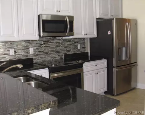 7584 Villa Ct, Gloucester Point, VA 23062 photo 8