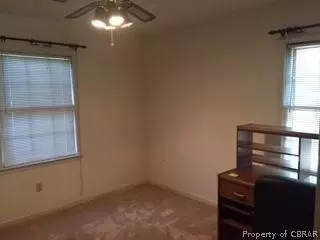 1626 Pine Tree Dr, Gloucester Point, VA 23062 photo 5