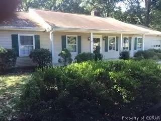 1626 Pine Tree Dr, Gloucester Point, VA 23062 photo 1