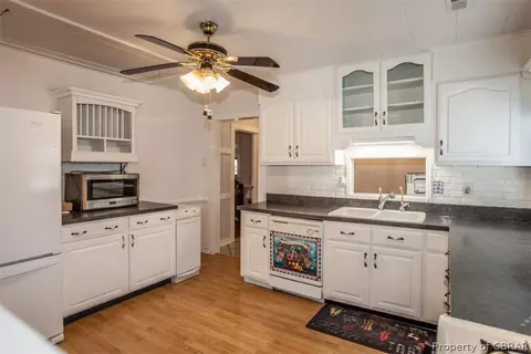 6893 Belroi Rd, Gloucester, VA 23061 photo 8
