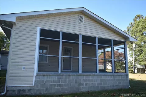 8190 Riverview Dr, Gloucester, VA 23061 photo 3