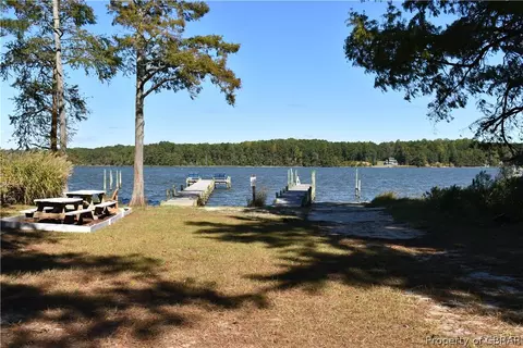 8190 Riverview Dr, Gloucester, VA 23061 photo 19
