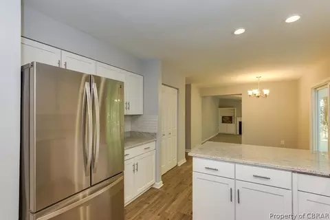 136 Beechwood Dr, Weems, VA 22576 photo 9