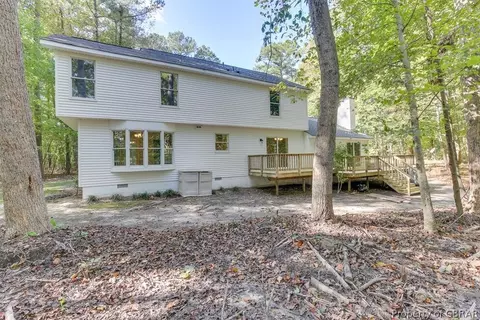 136 Beechwood Dr, Weems, VA 22576 photo 5