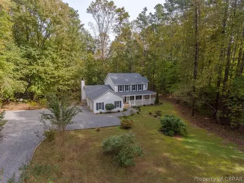 136 Beechwood Dr, Weems, VA 22576 photo 1