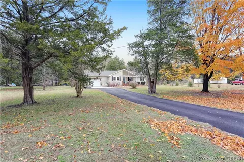 8263 Mobjack Ln, Hayes, VA 23072 photo 9