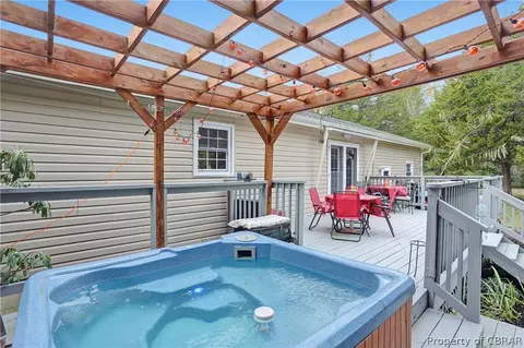 8263 Mobjack Ln, Hayes, VA 23072 photo 41