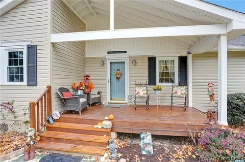8263 Mobjack Ln, Hayes, VA 23072 photo 7