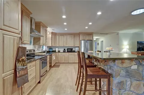 8263 Mobjack Ln, Hayes, VA 23072 photo 23