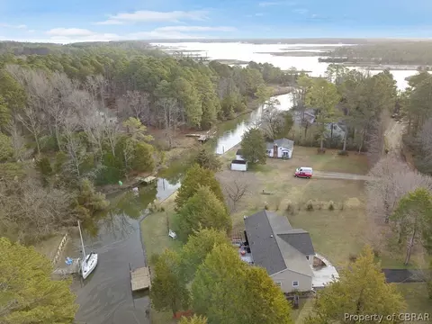 8263 Mobjack Ln, Hayes, VA 23072 photo 3