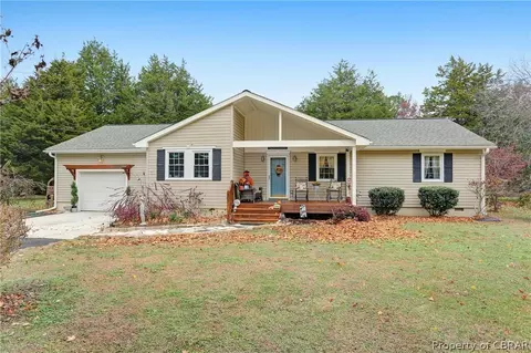 8263 Mobjack Ln, Hayes, VA 23072 photo 6