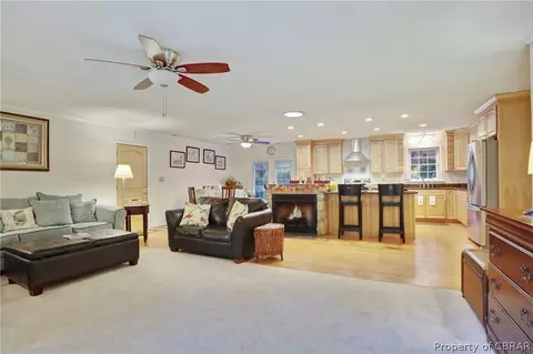 8263 Mobjack Ln, Hayes, VA 23072 photo 15