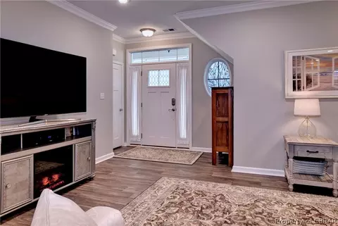 2401 Queens Path, Williamsburg, VA 23185 photo 3