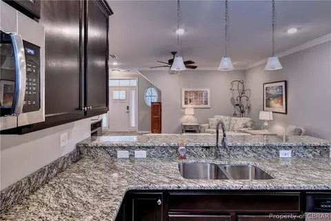 2401 Queens Path, Williamsburg, VA 23185 photo 10