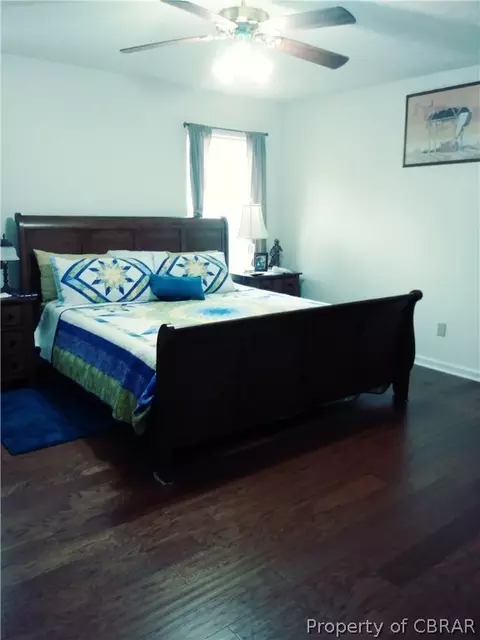8171 Hamilton Dr, Gloucester, VA 23061 photo 4