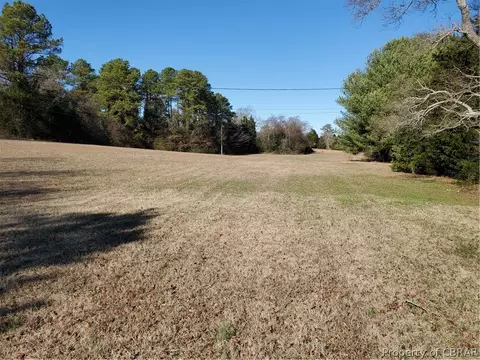 1895 Hill Rd, Gloucester Point, VA 23062 photo 3