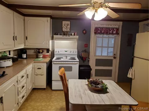 1895 Hill Rd, Gloucester Point, VA 23062 photo 8