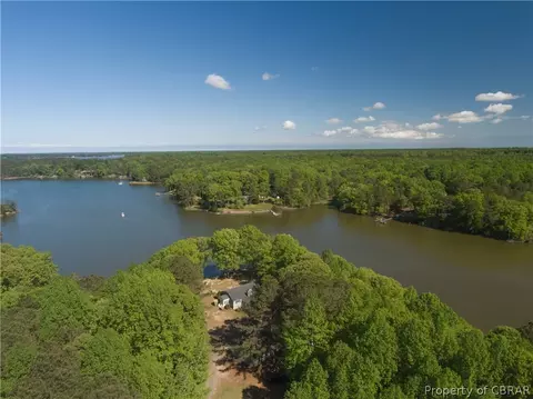 8278 Hell Neck Rd, Gloucester, VA 23061 photo 4