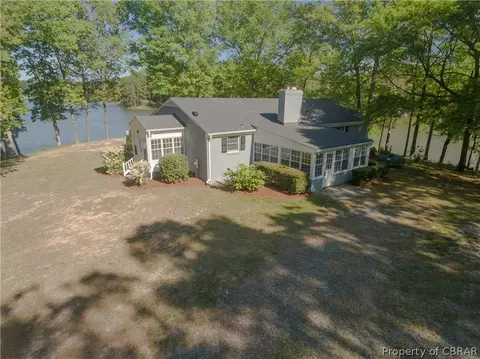 8278 Hell Neck Rd, Gloucester, VA 23061 photo 2