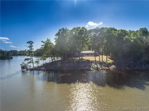 8278 Hell Neck Rd, Gloucester, VA 23061 photo 3