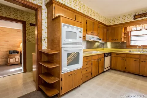 6412 Main St, Gloucester, VA 23061 photo 2