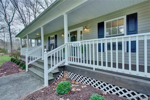 7222 Potter Ln, Gloucester, VA 23061 photo 4