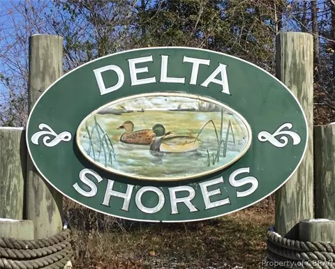 186 Apache Dr, Deltaville, VA 23043 photo 2