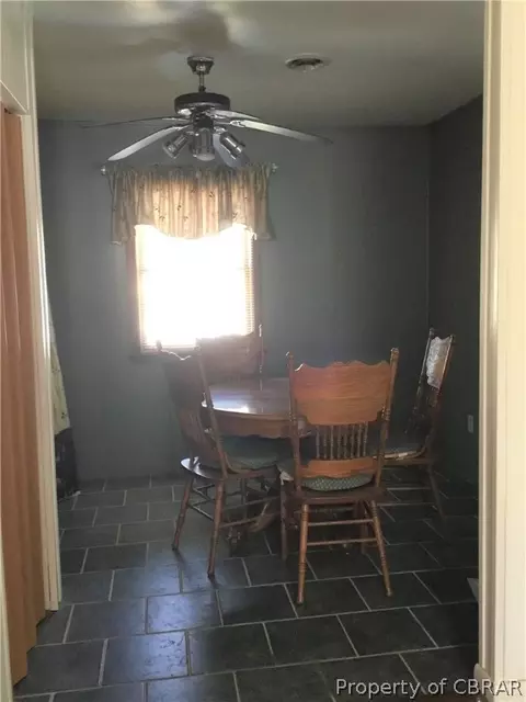 186 Apache Dr, Deltaville, VA 23043 photo 6