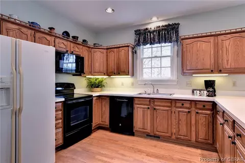 218 Par Dr, Williamsburg, VA 23188 photo 10