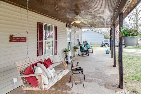 6729 Greenfield Ln, Gloucester, VA 23061 photo 4