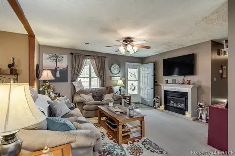 6729 Greenfield Ln, Gloucester, VA 23061 photo 8