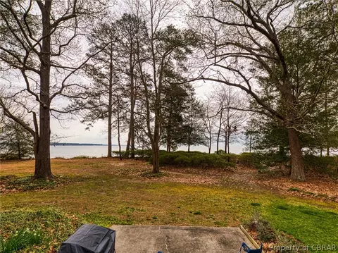 9734 Mariners Watch Ln, Gloucester, VA 23061 photo 36