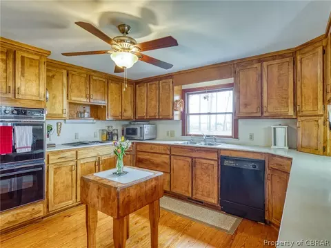 9734 Mariners Watch Ln, Gloucester, VA 23061 photo 17